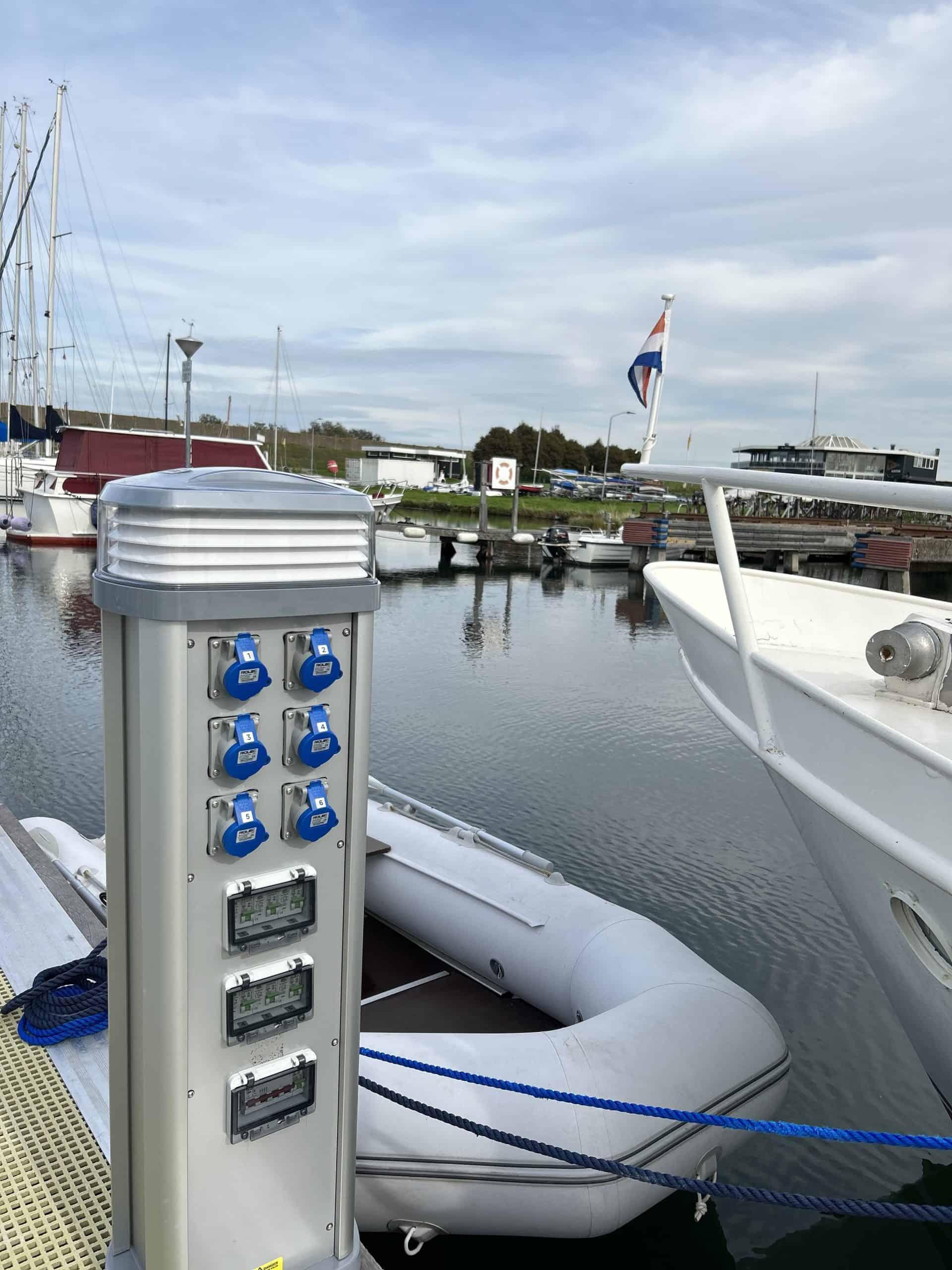 QUANTUM 1000mm Stromsäule 6 Steckdosen